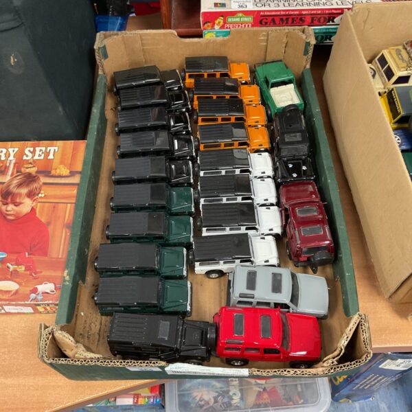 Mixed lot of Land Rover diecast models, Uni Fortune series included.