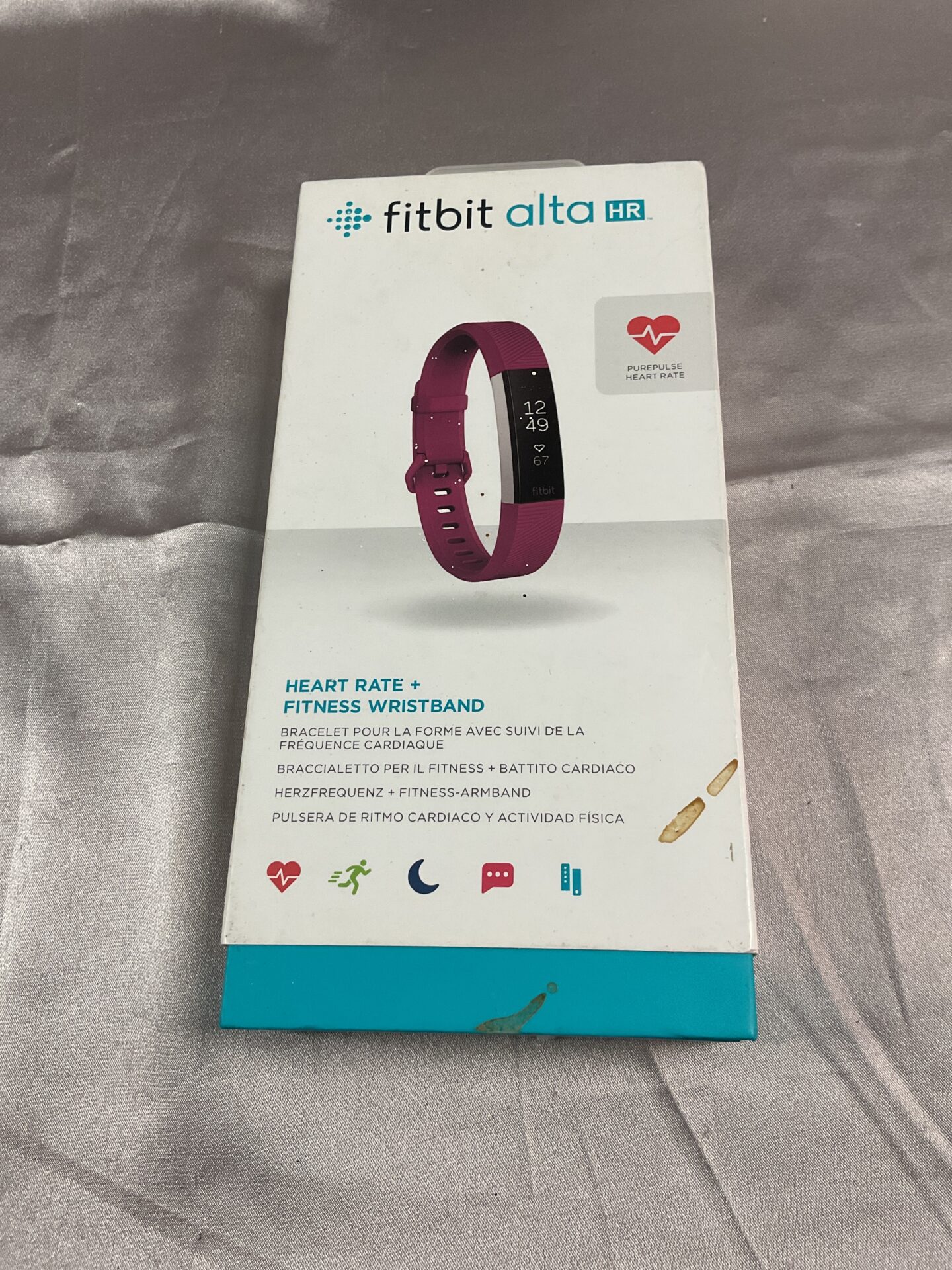723 Fitbit alta heart rate fitness wristband in box