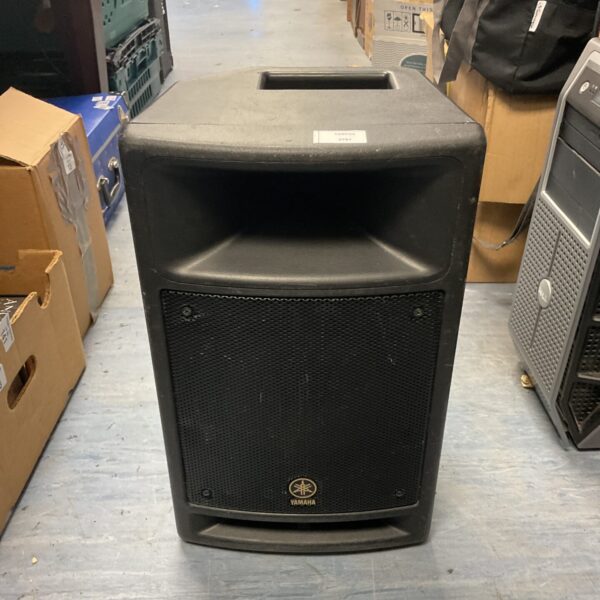 Used Yamaha MSR100 powered speaker for portable audio.