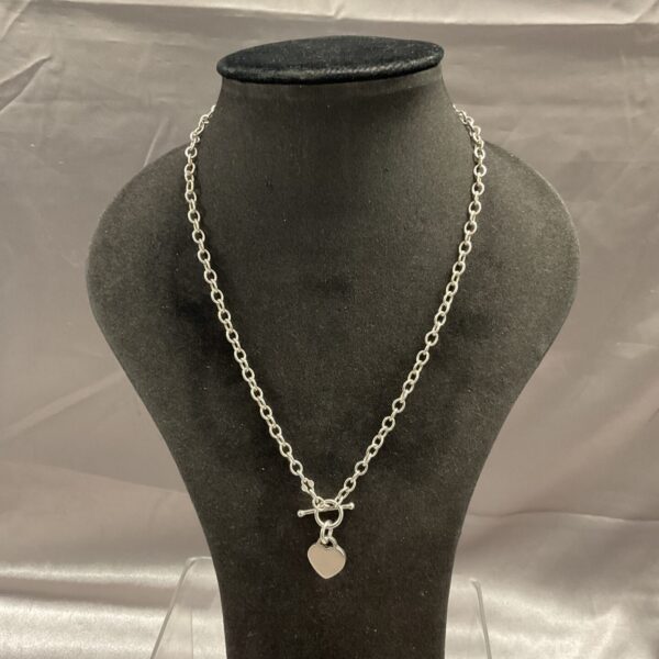 Delicate 925 silver T bar necklace with heart pendant.