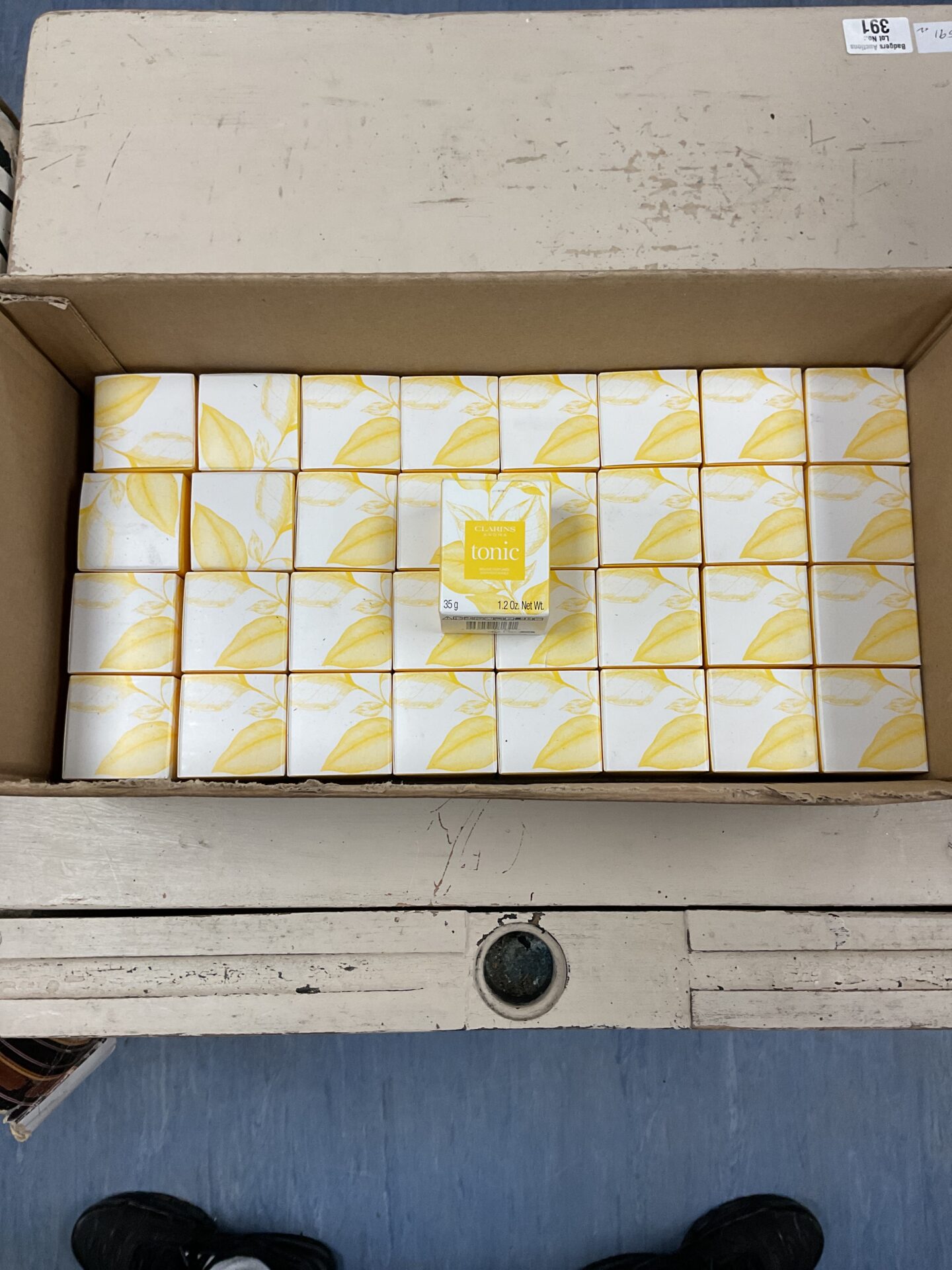 405 Quantity of clarins aroma tonic scented candles