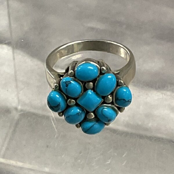 Vintage turquoise silver cluster ring, size N.