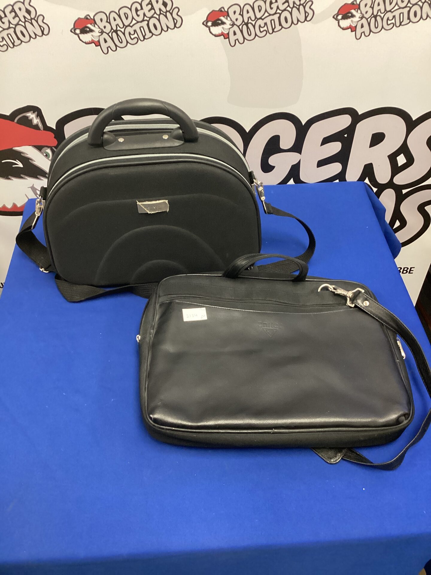479 Antler laptop bag & vemo bag