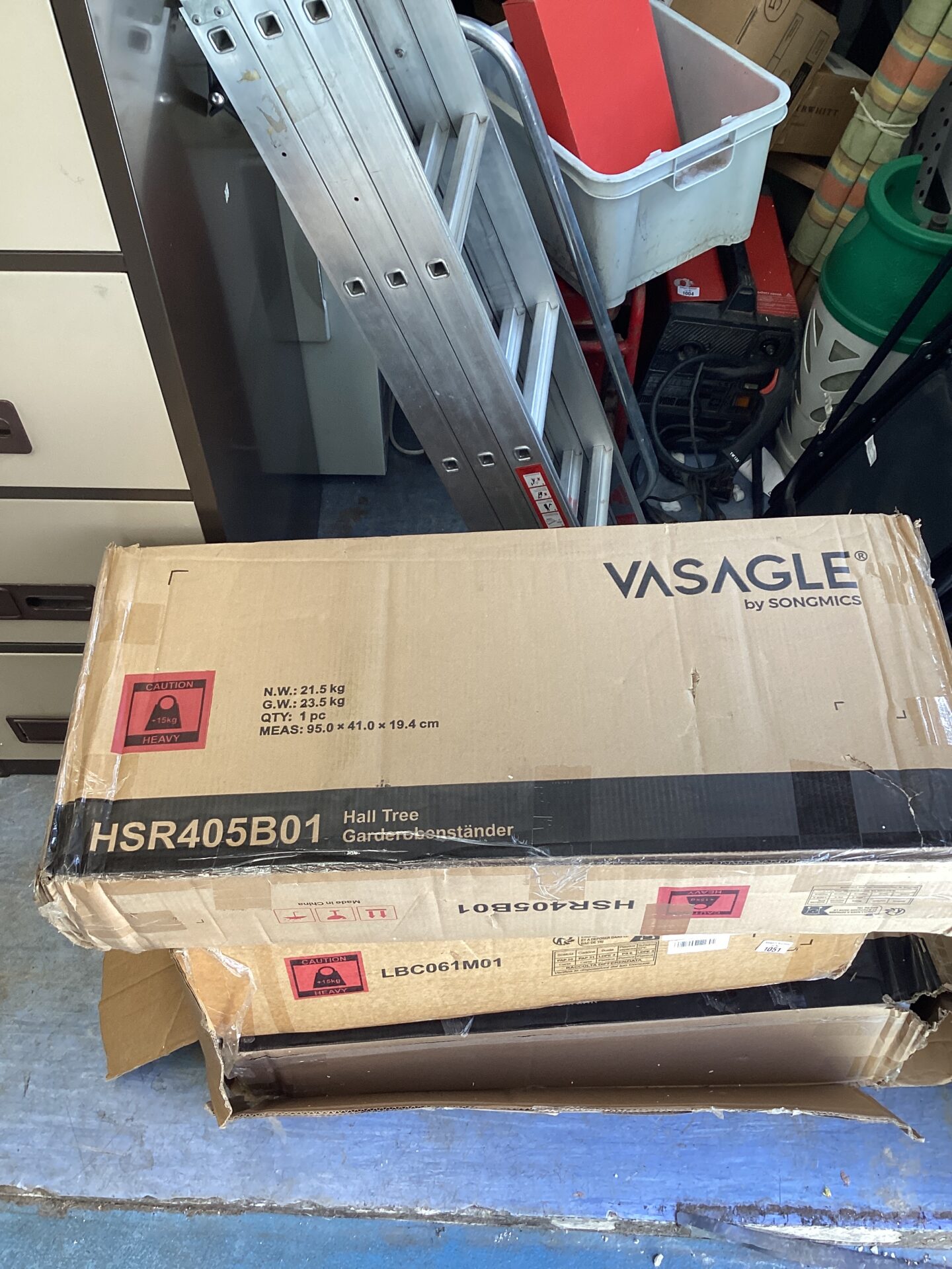 1052 Vasagle HSR404B01 Hall Tree in box