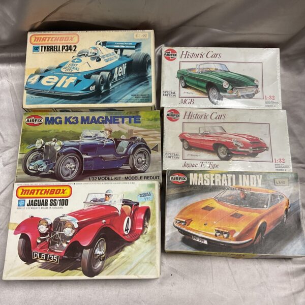 Lot of six vintage 1:32 scale model car kits.