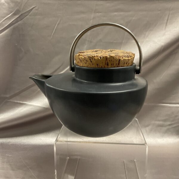 Dark grey Arabia Finland jug by Ole Palsby, vintage Scandinavian design.