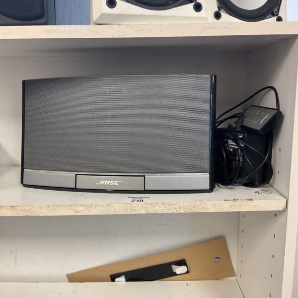 Vintage Bose SoundDock portable digital music system with remote.