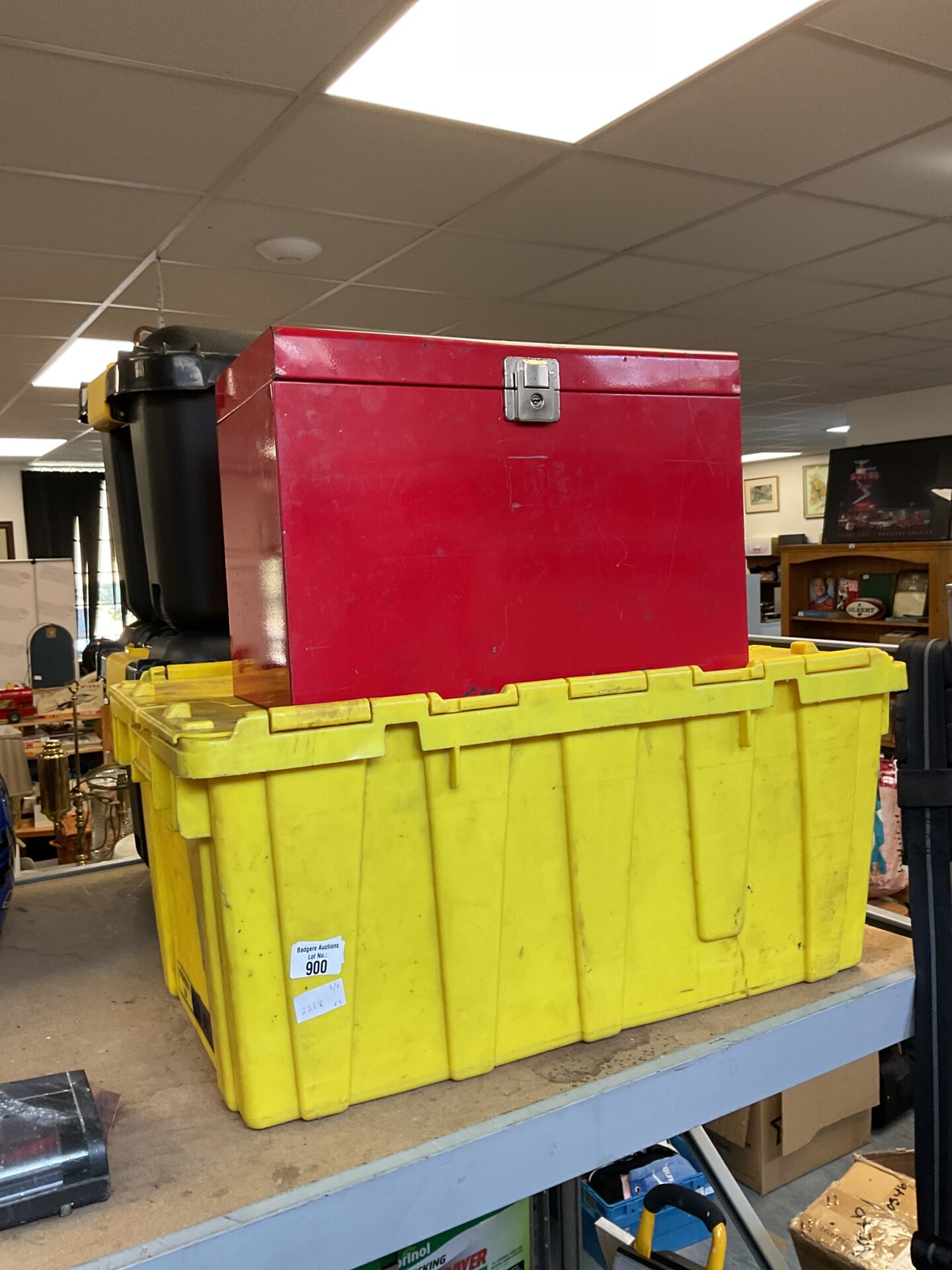 900 Yellow plastic storage crate with metal toolbox