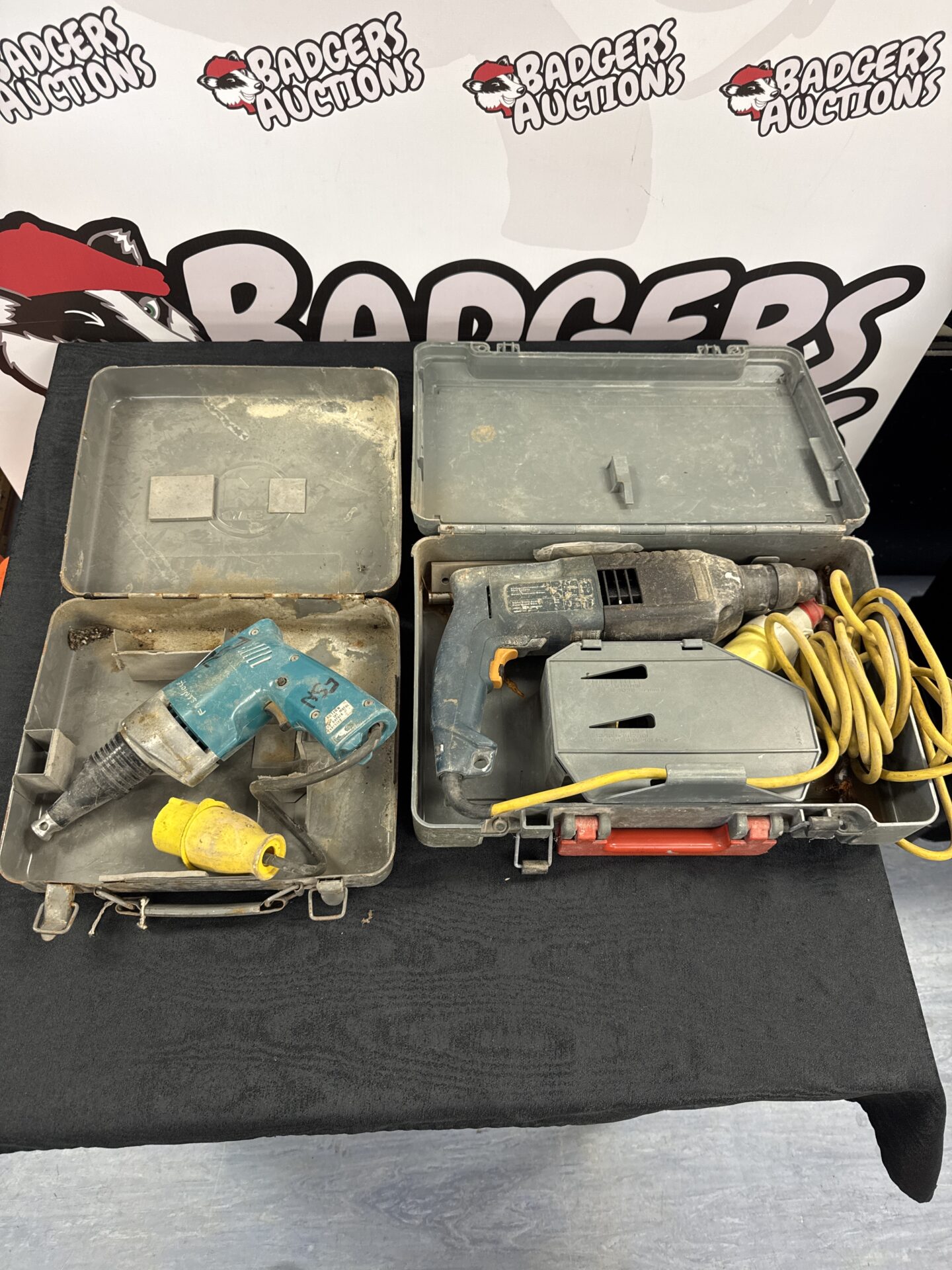 858 Bosch drill with Makita electric screwdriver 110v – untested