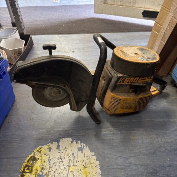 Vintage Partner K650 disc cutter in used condition.