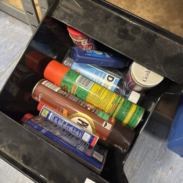 Mixed lot of house clearance chemicals and cleaning products.