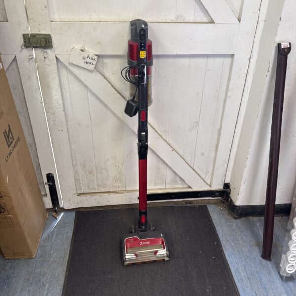 Shark DuoClean cordless vacuum cleaner IZ400UK for home cleaning.