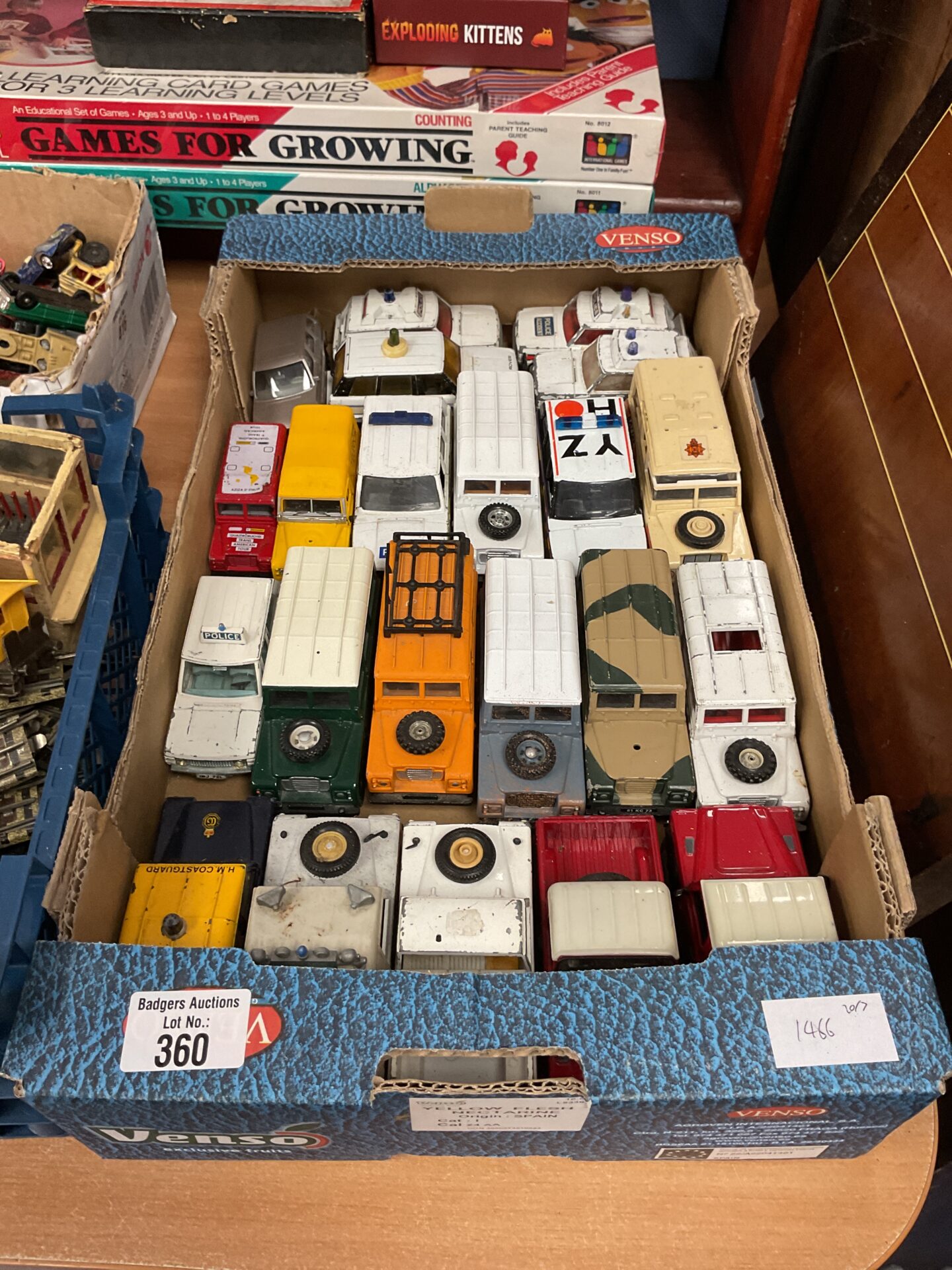 360 Box of mixed land rover diecast models inc burago