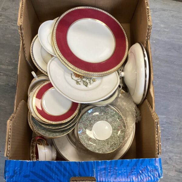 Mixed china lot with vintage teacups and saucers.