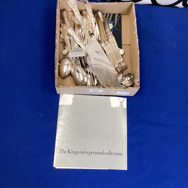 Mixed lot of vintage Kings silverplate cutlery set.