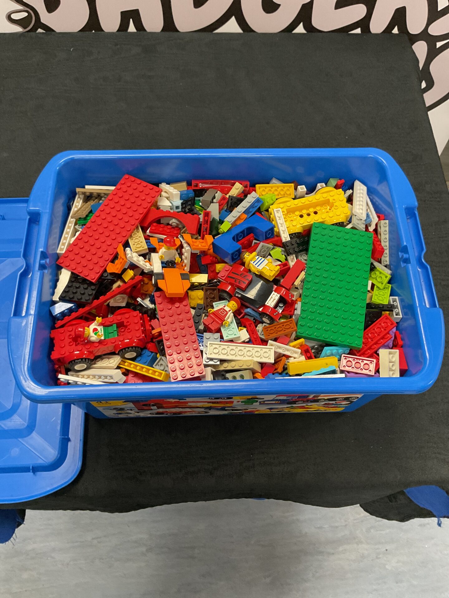 321 Box of mixed lego inc vintage and minifigures