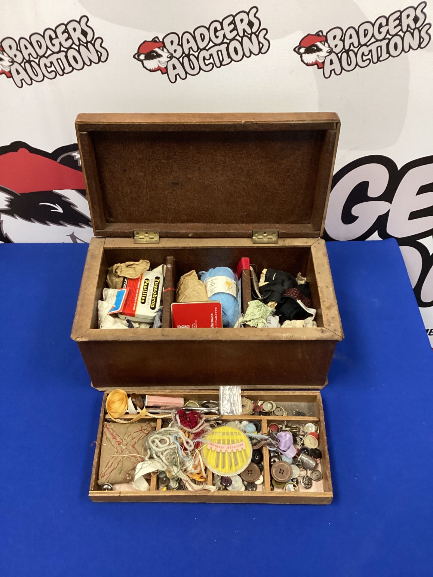 276 Vintage Sewing Box with Contents