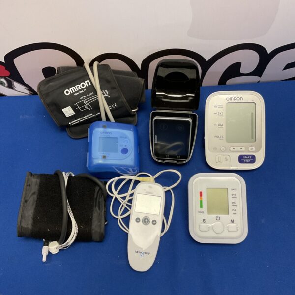 Omron HEM-7121 digital blood pressure monitor with cuff.