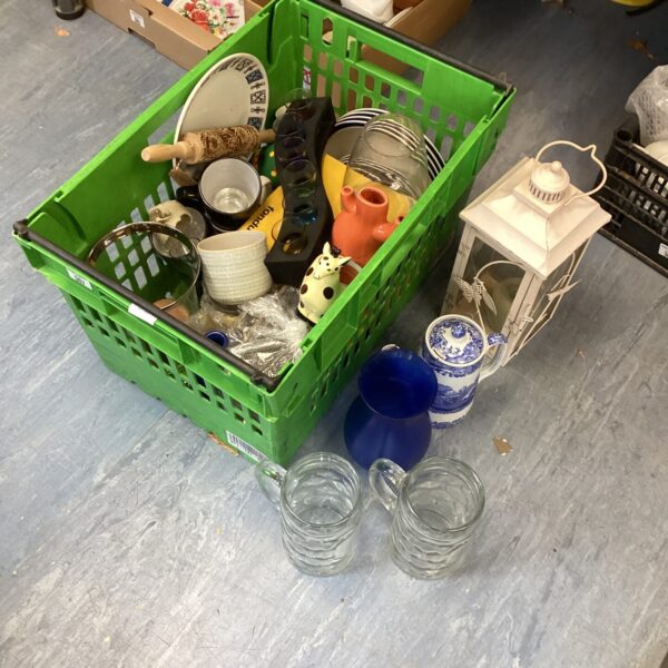 Mixed lot of vintage collectibles and home decor items.