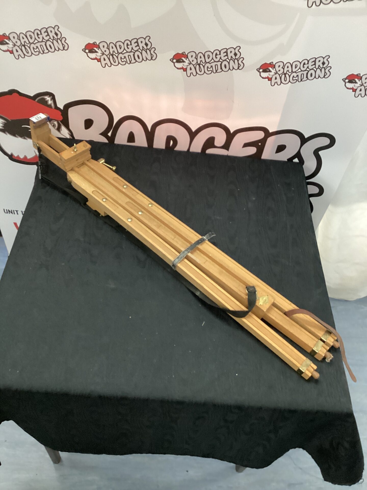 572 Artists wooden easel