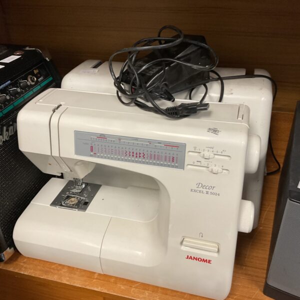 Vintage Janome Decor Excel II 5024 sewing machine for home use.