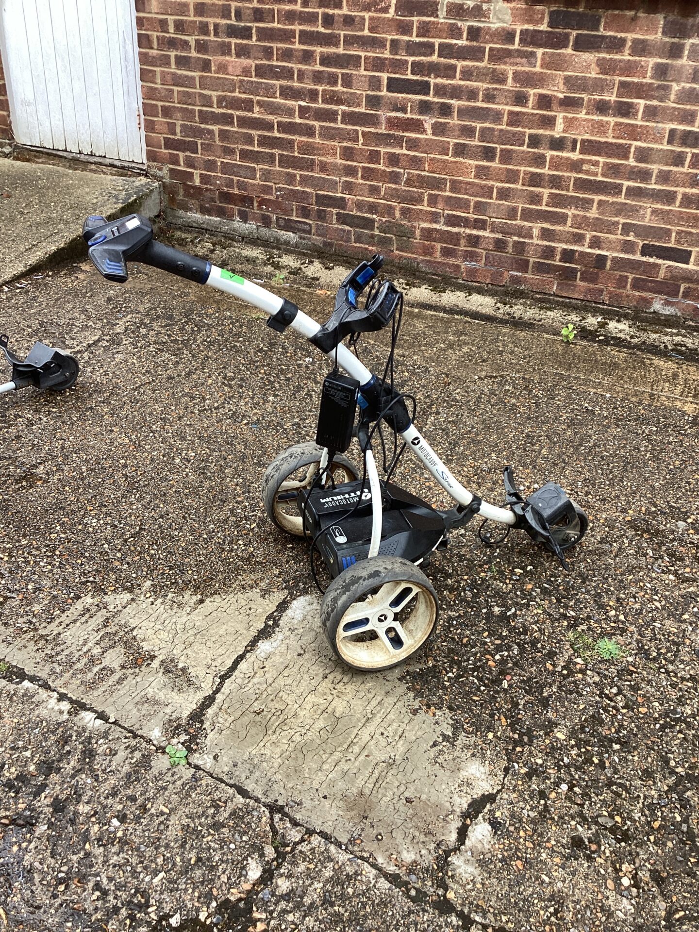 1099 Golf Motocaddy S3 pro cart in working order with battery and charger