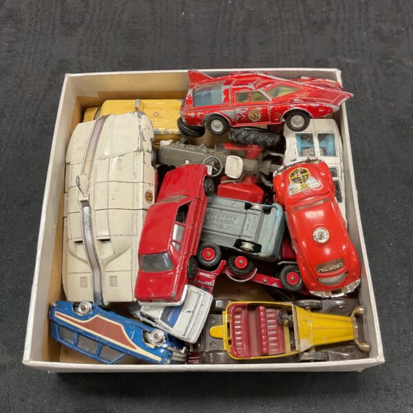 Vintage diecast vehicle lot with Dinky Spectrum cars.