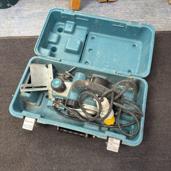 Vintage Makita 110v electric planer in its case.