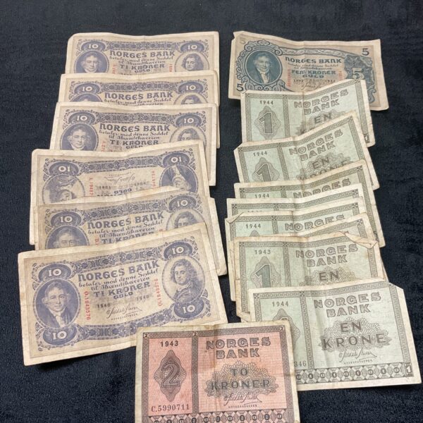 WWII Norwegian banknotes collection, vintage currency from the 1940s.