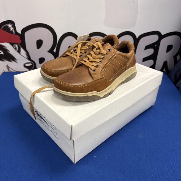 New men’s Hush Puppies tan leather casual shoes size 7.