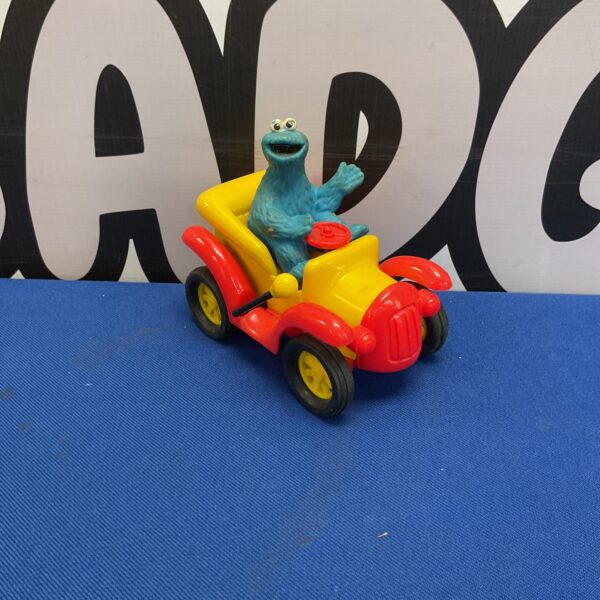 Vintage Lledo Sesame Street Cookie Monster pull back car
