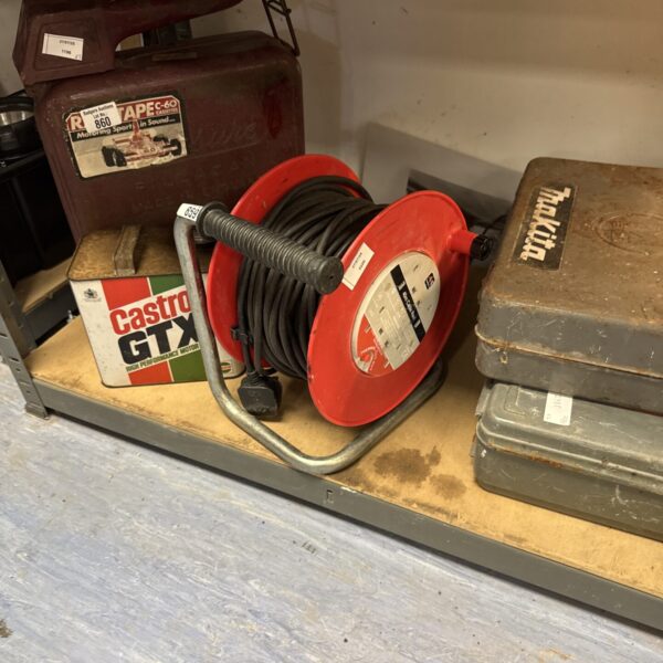 Masterplug 40m extension reel for garden and DIY use.