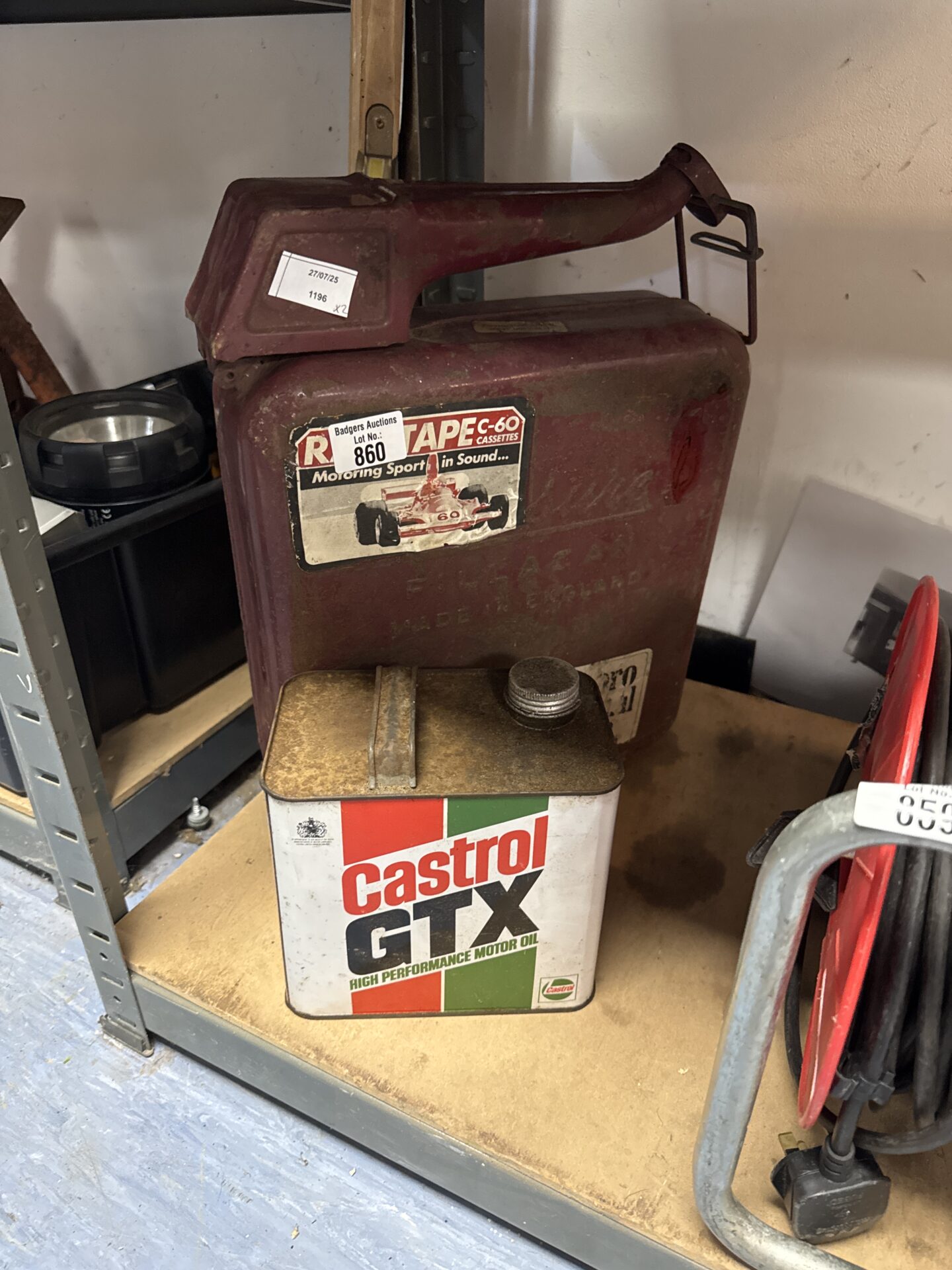 860 Vintage fuel can with castrol gtx can