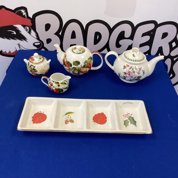 Vintage Portmeirion tea pot with a beautiful floral botanical design.
