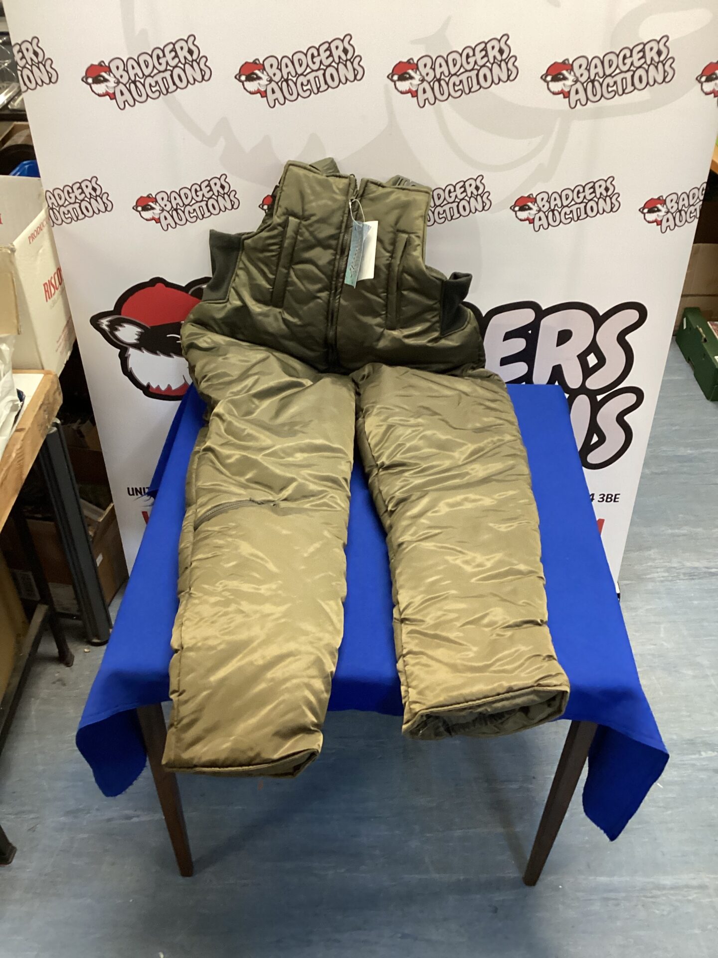 551 Pair of Size XXXL GS water resistant fishing overalls New with Tags
