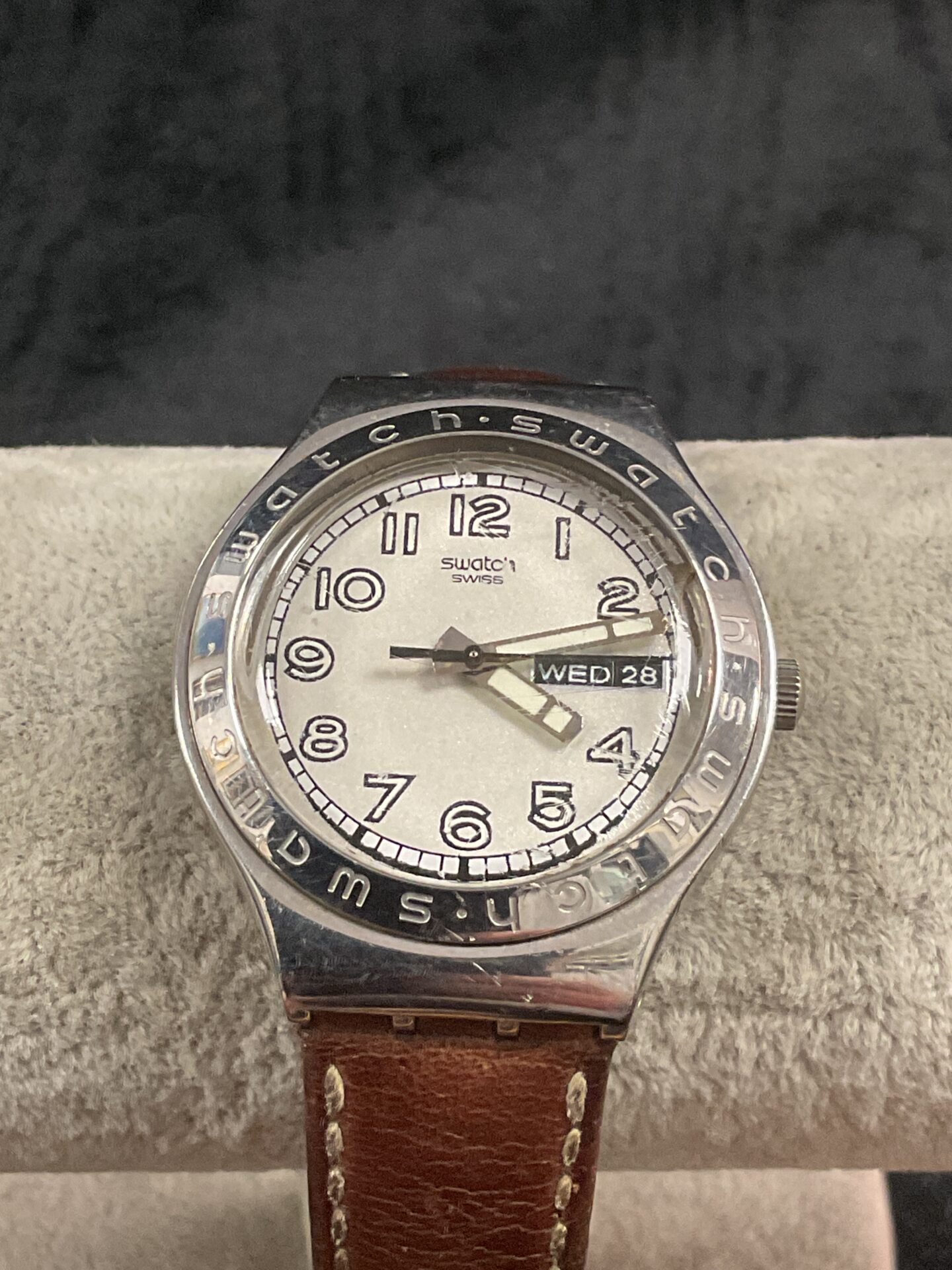 747 early quartz swatch watch Working