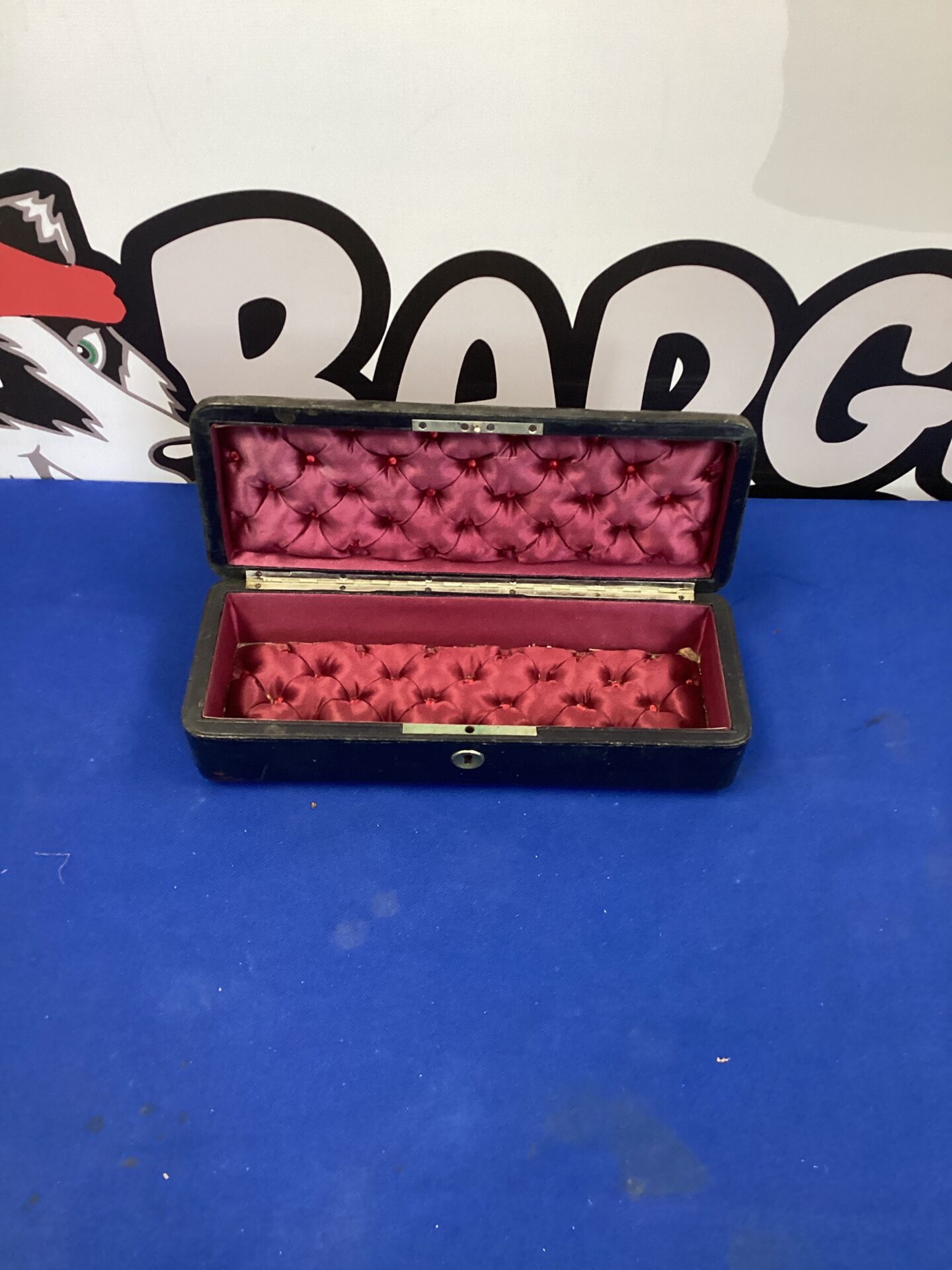 322 Vintage padded Jewellery Box
