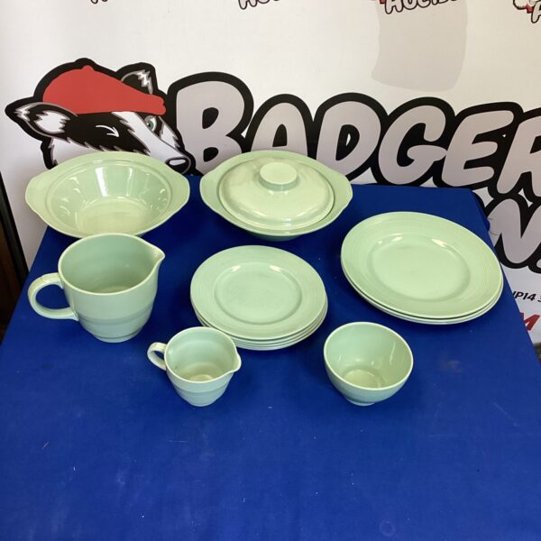 Vintage Bery Woods Warr casserole dish in speckled green glaze.