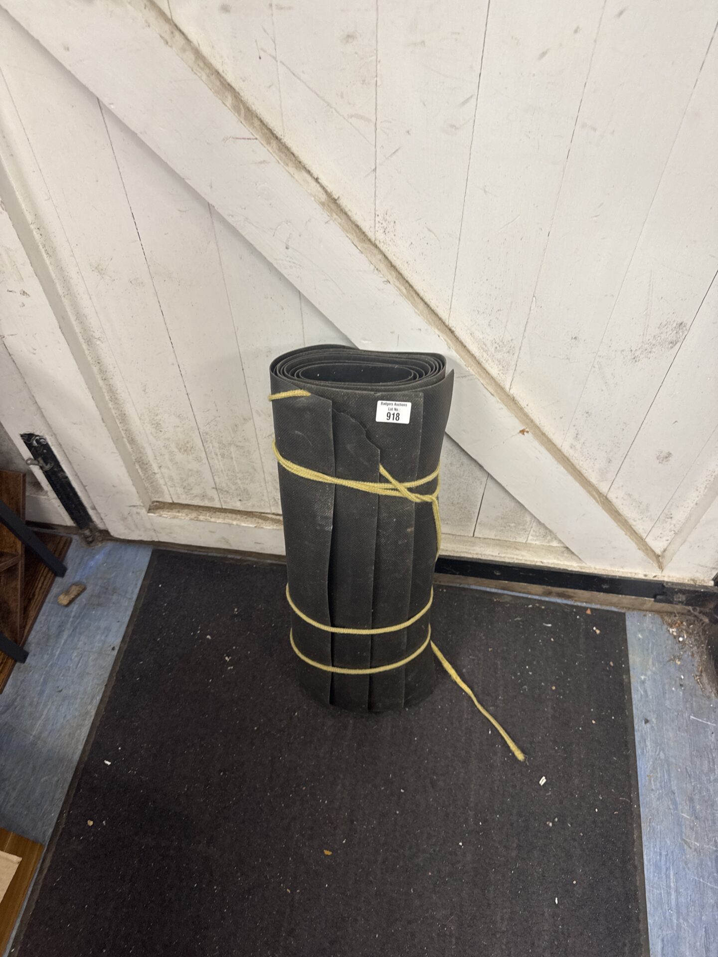918 Bundle of rubber backed floor mats
