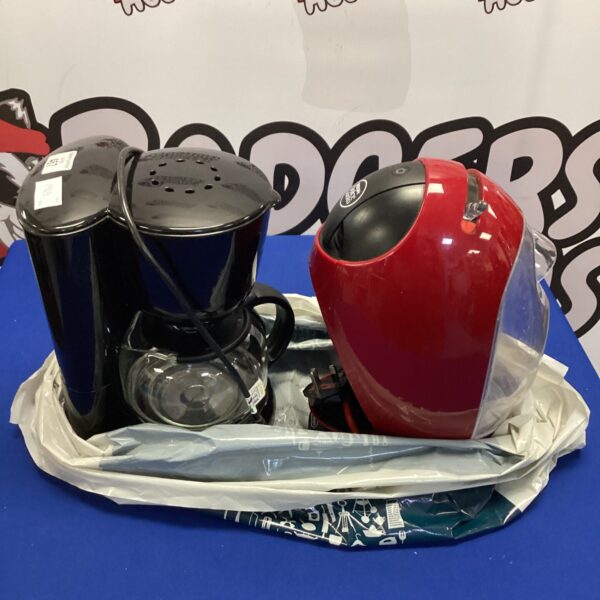 Coffee percolator and Nescafe Dolce Gusto machine lot for sale.