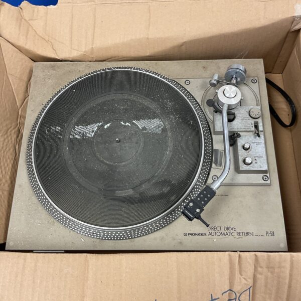 Vintage Pioneer PL-518 direct drive turntable record player.