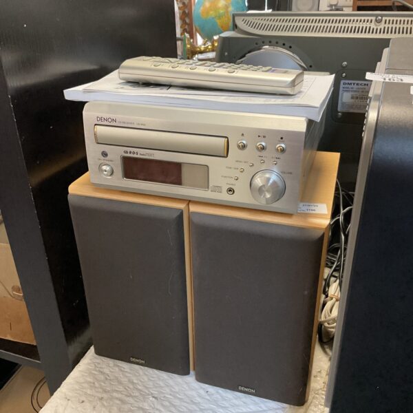 Vintage Denon UD-M30 CD receiver with speakers and remote.