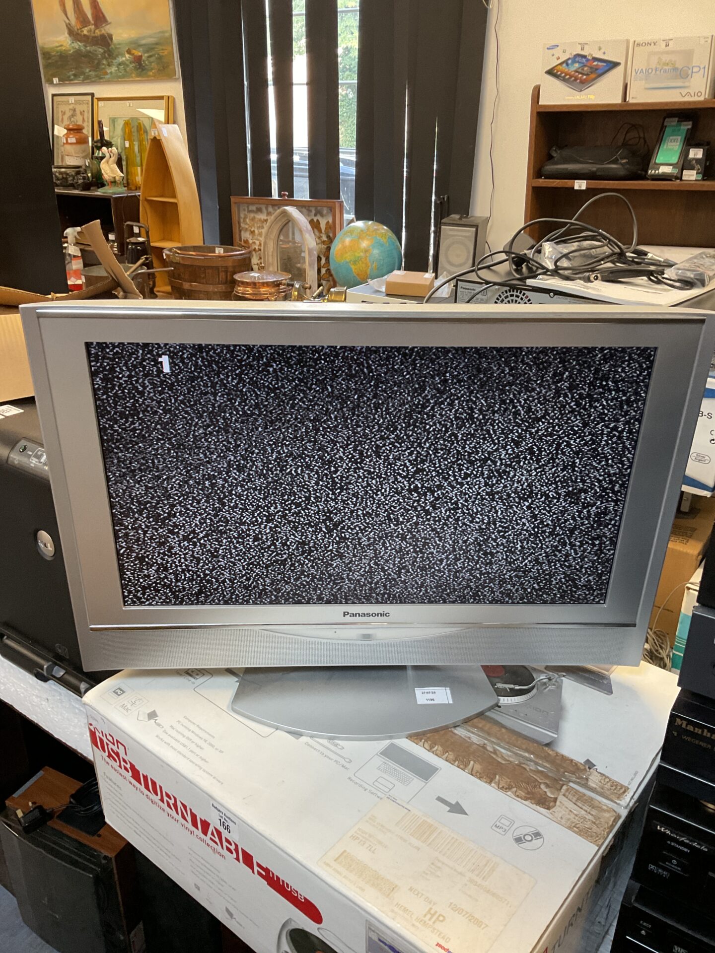 166 Panasonic tx-22lt3 lcd tv working