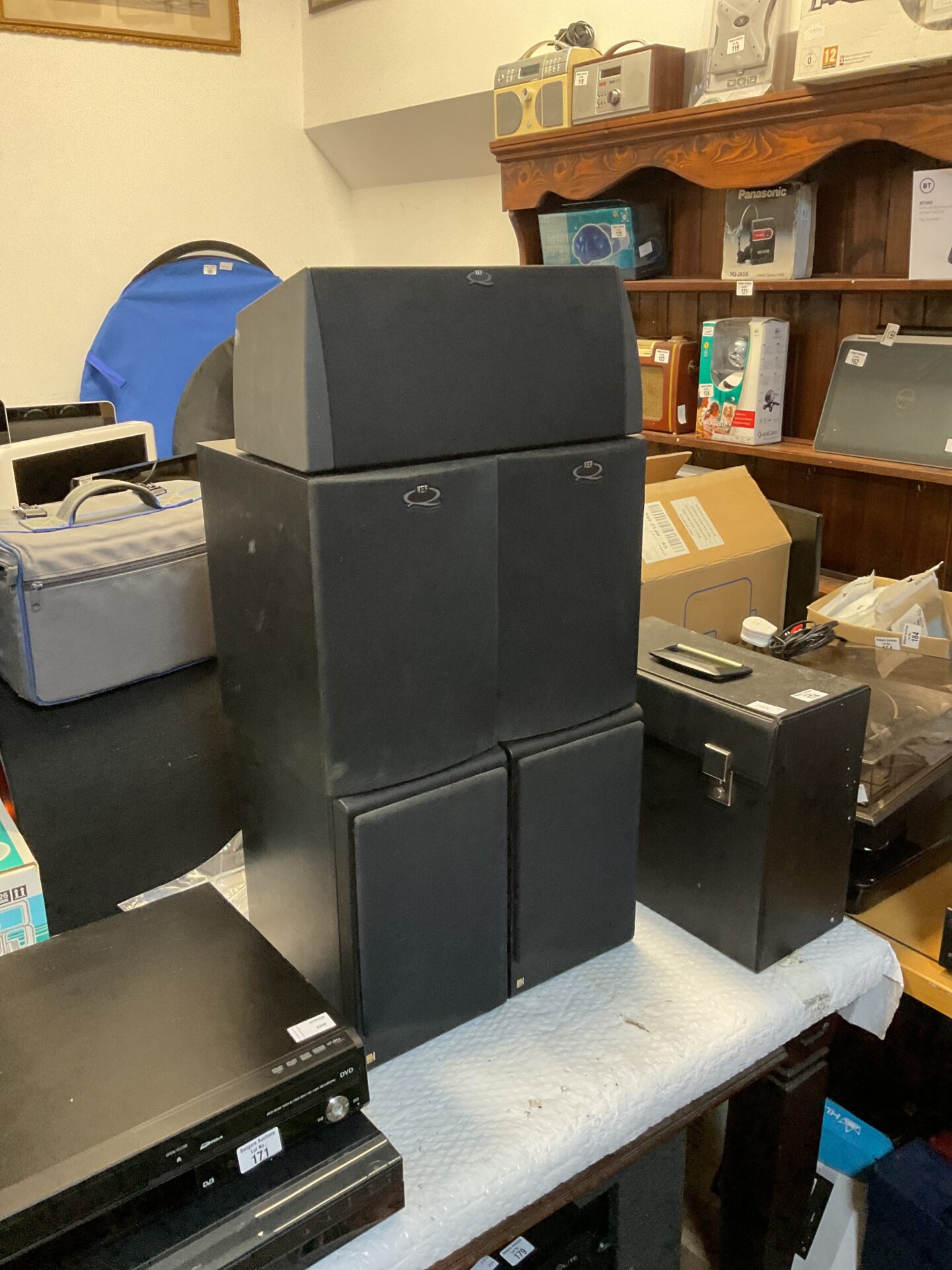 174 Five kef speakers including q15 & q95c & coda speakers