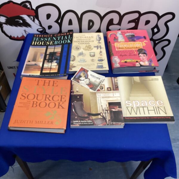 Lot of vintage art and design books for collectors.