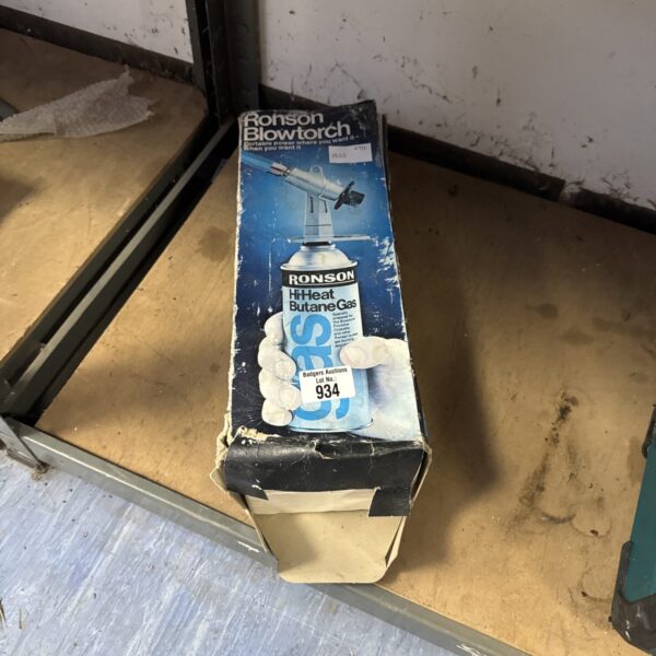 Vintage Ronson Hi Heat blowtorch in used condition.