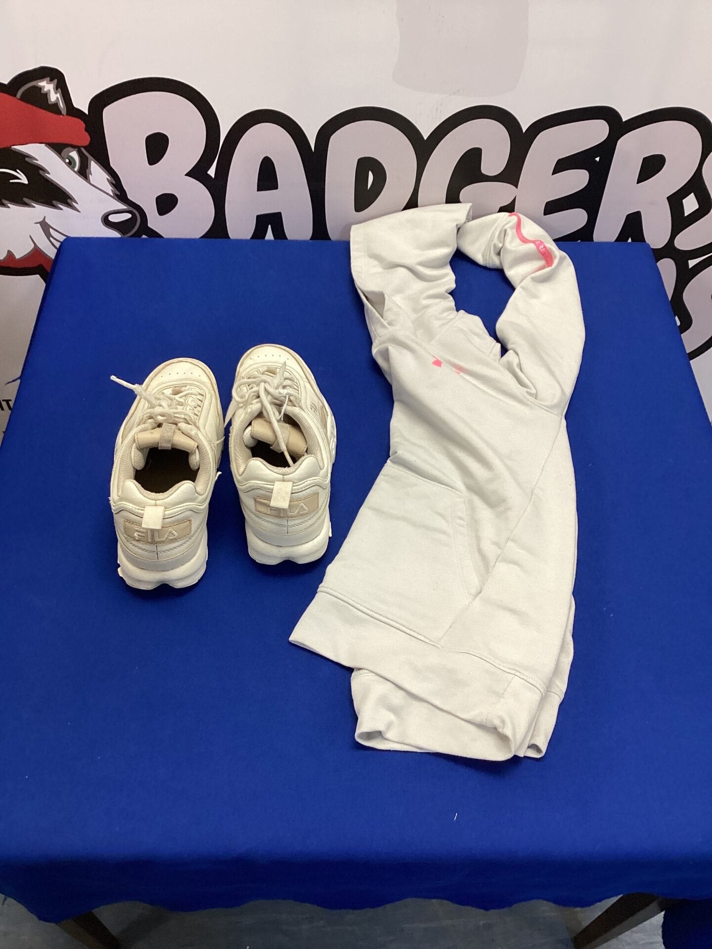 524 Pair of fila trainers size 6 & under armour hoodie size M