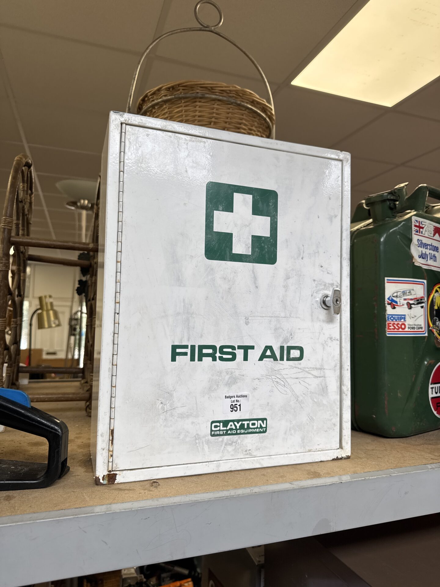 951 Clayton First aid wall cabinet – no key but unlocked