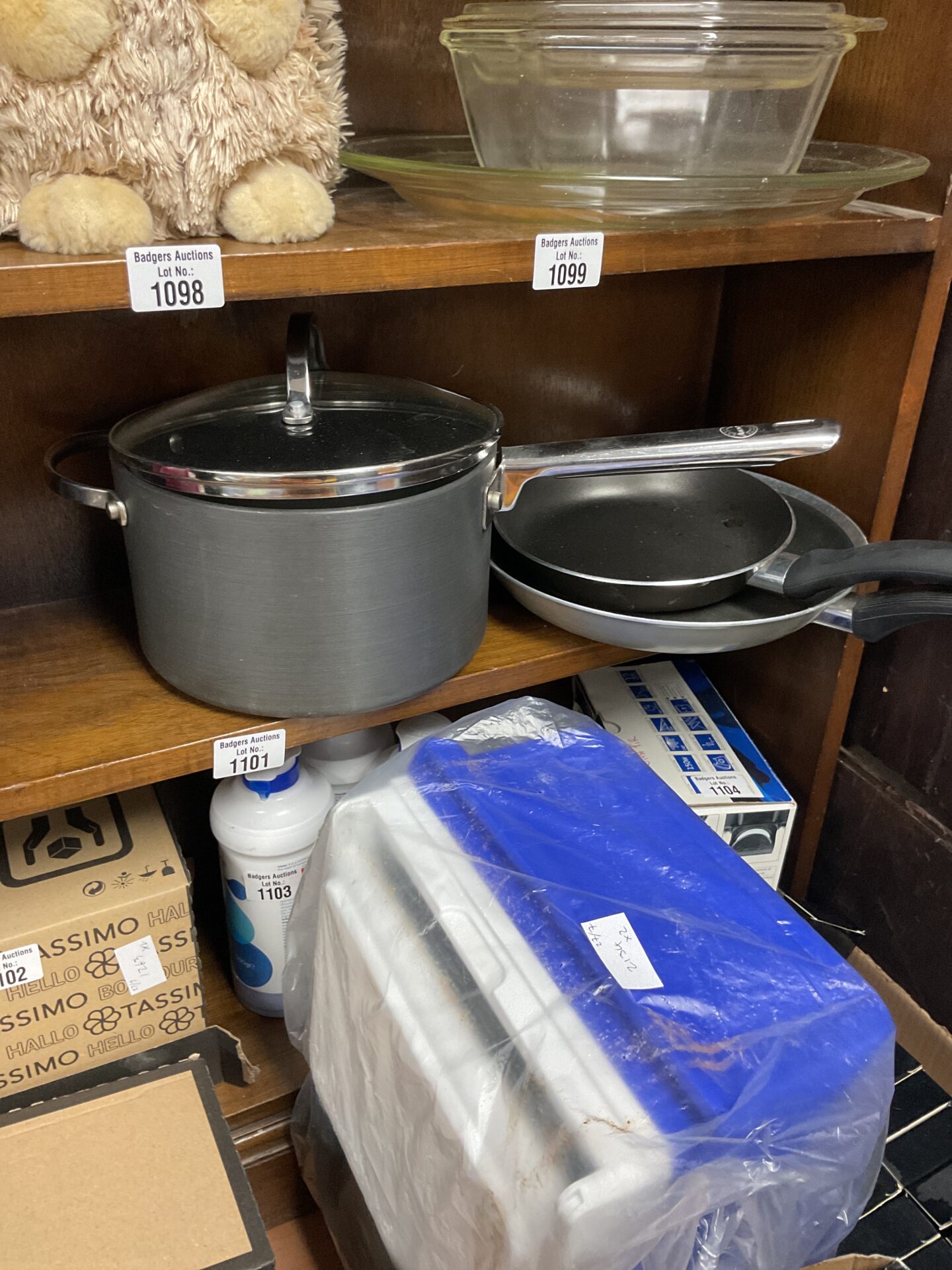 467 Set of analon pots and pans