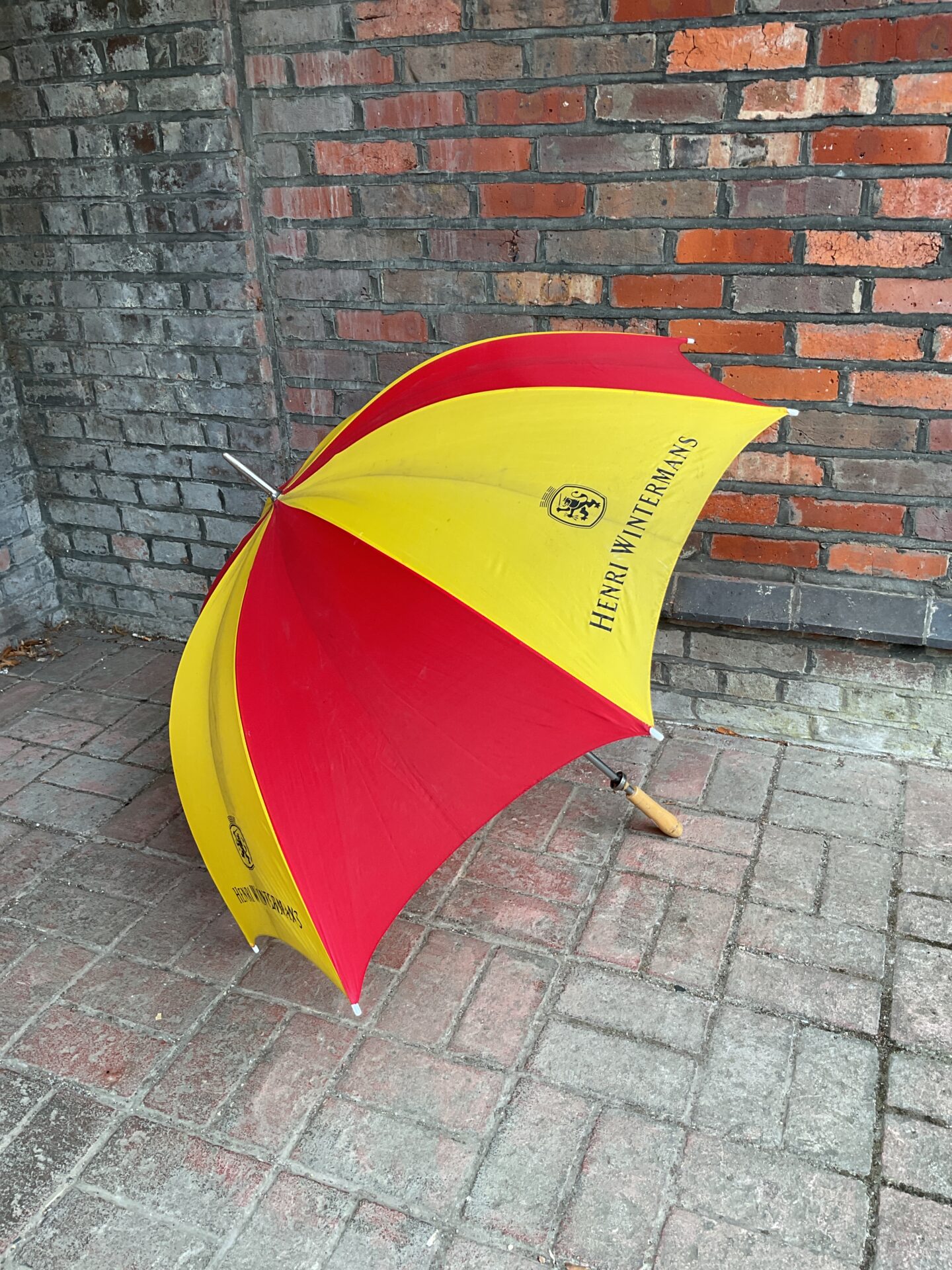 746 Red & yellow henri wintermans umbrella